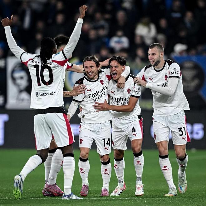 体坛记者：瓦科去留可能性相同，有西亚、东南亚球队有意签他（体坛记者：瓦科去留五五开，西亚与东南亚球队有意引进）