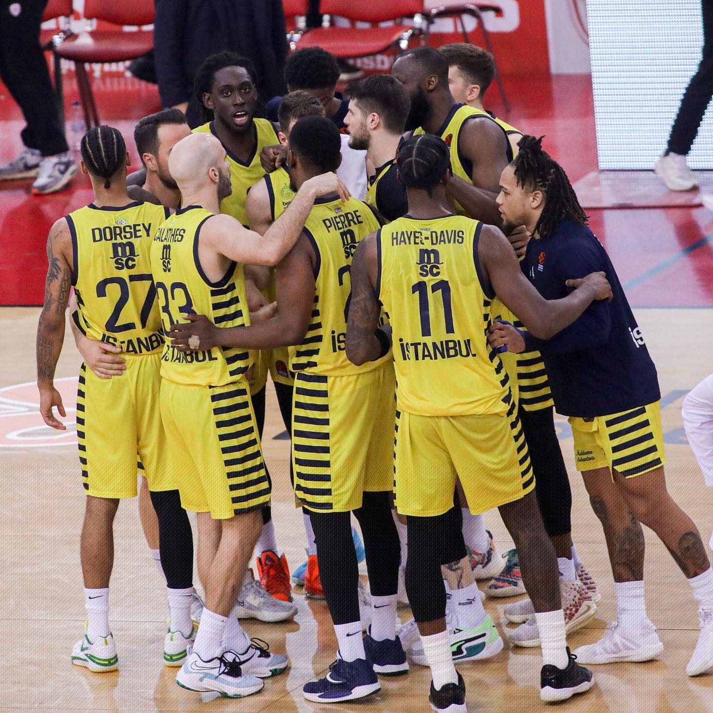 篮球篮网替补控卫连续两场表现亮眼（篮网替补控卫连续两战发挥出色）