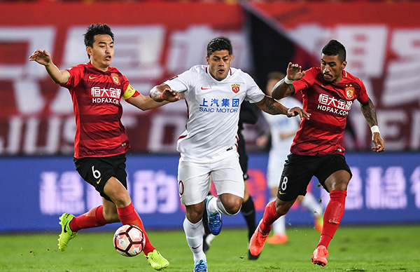 埃斯特旺：安帅在很多方面都帮了我，比赛后还给了我一个拥抱（埃斯特旺：安帅对我帮助良多，赛后还给了我一个拥抱）