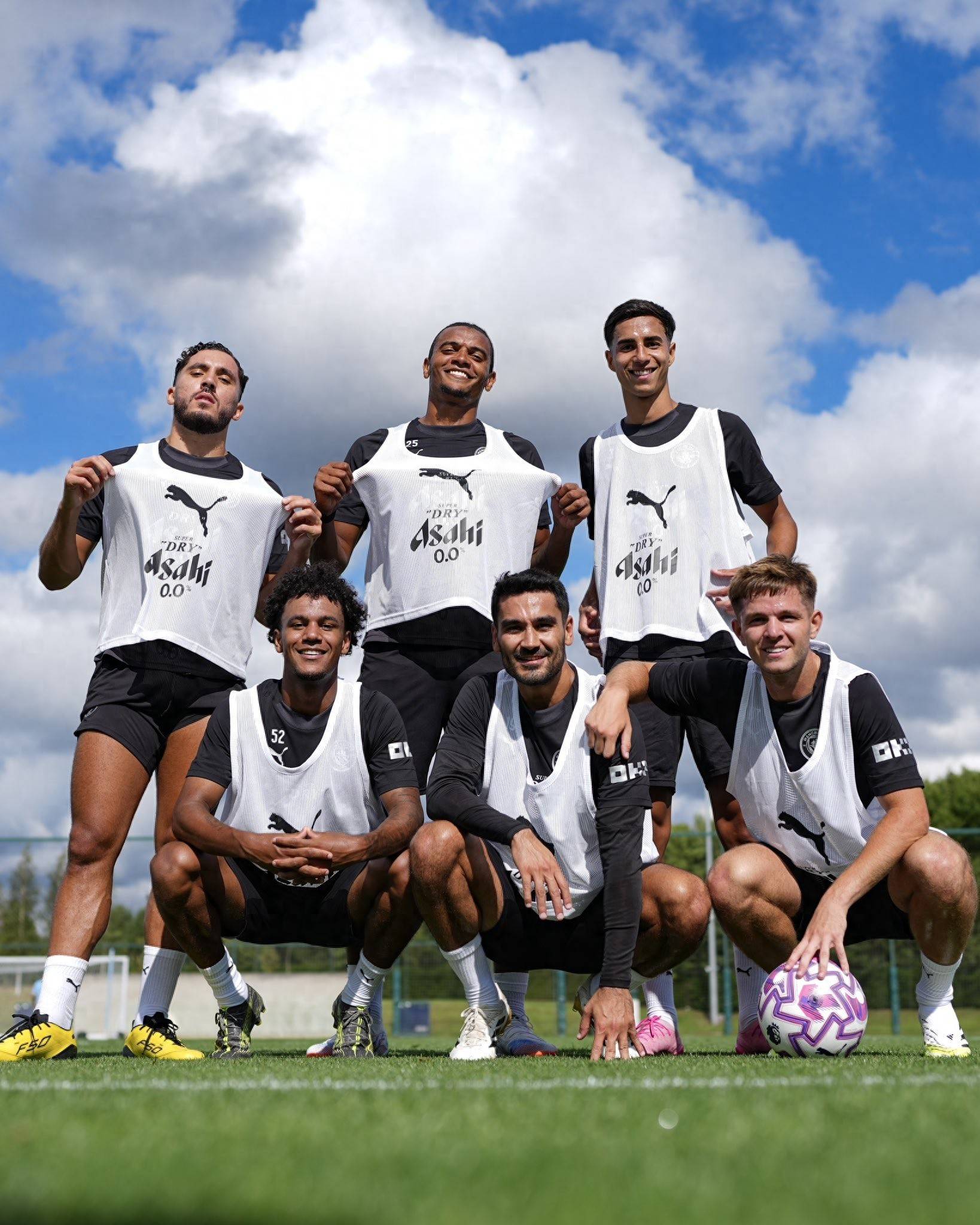 范戴克：外界的噪声不会改变什么，一切最终要靠在赛场上回应（范戴克：任凭外界喧嚣，答案终在球场上给出）