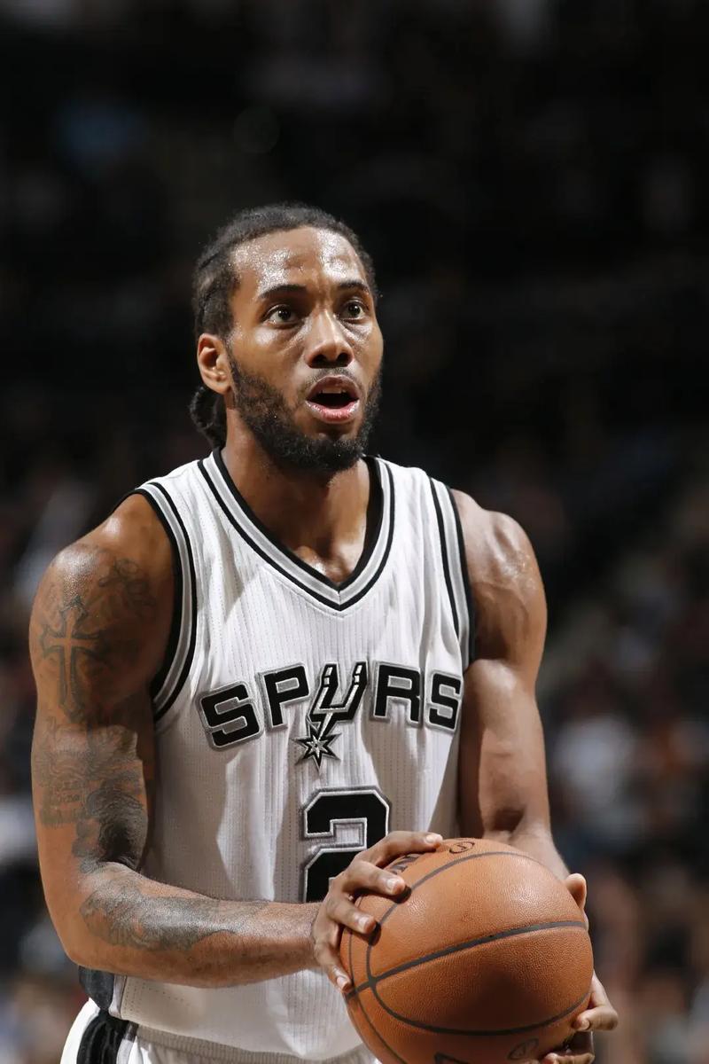 德容：不应该再和上赛季比较了，上赛季我们也没拿到欧冠冠军（德容：别再和上赛季相比了，那时我们同样无缘欧冠）