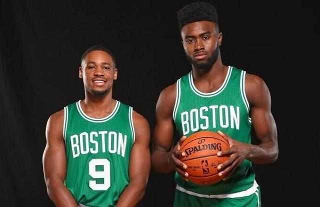 世体：费尔明今日接受检查，以便确认是否能出战周末的联赛（世体：费尔明今日体检，评估能否出战周末联赛）