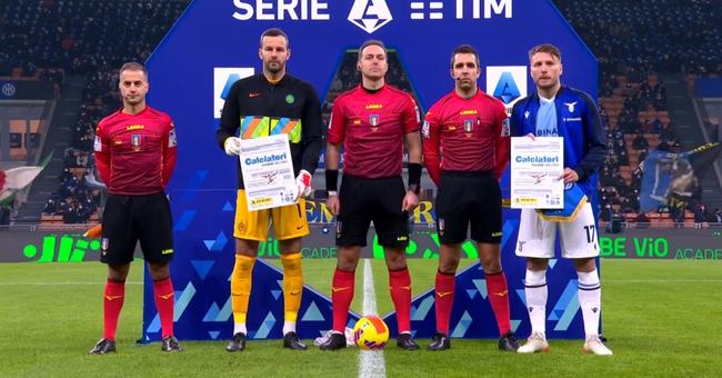 世体：弗里克现场观看加泰罗尼亚比赛，重点关注贝尔纳尔表现（世体：弗里克现身加泰罗尼亚赛场，目光锁定贝尔纳尔）