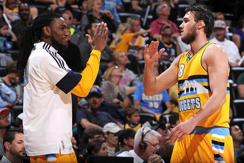 美记：如果雄鹿交易字母哥，特纳将再度陷入交易传闻（美媒：若雄鹿交易字母哥，特纳或将再度卷入交易流言）