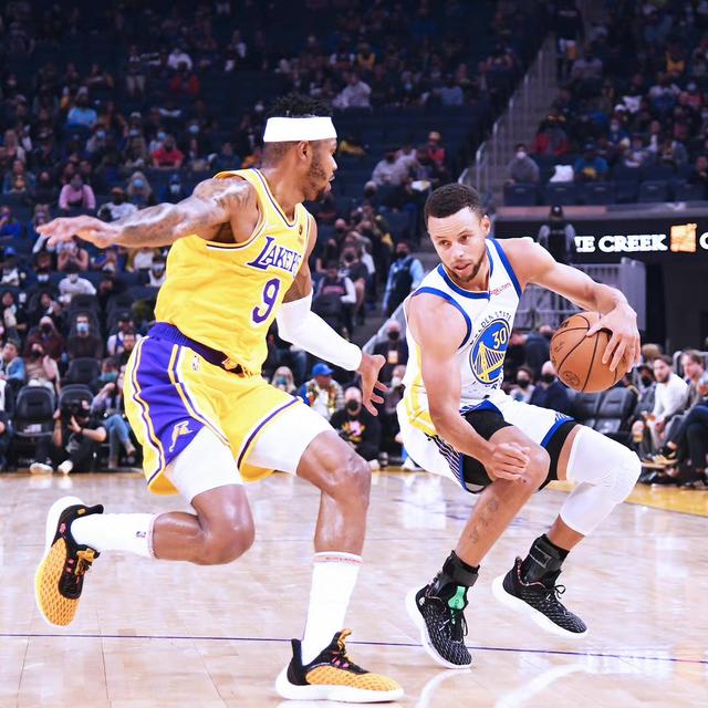 这场比赛的节奏太经典了（这场比赛的节奏堪称教科书级）