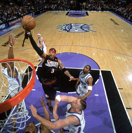 斯通斯伤情未明，曼城欧冠遭遇防线轮换危机（斯通斯伤势成疑，曼城欧冠防线轮换告急）